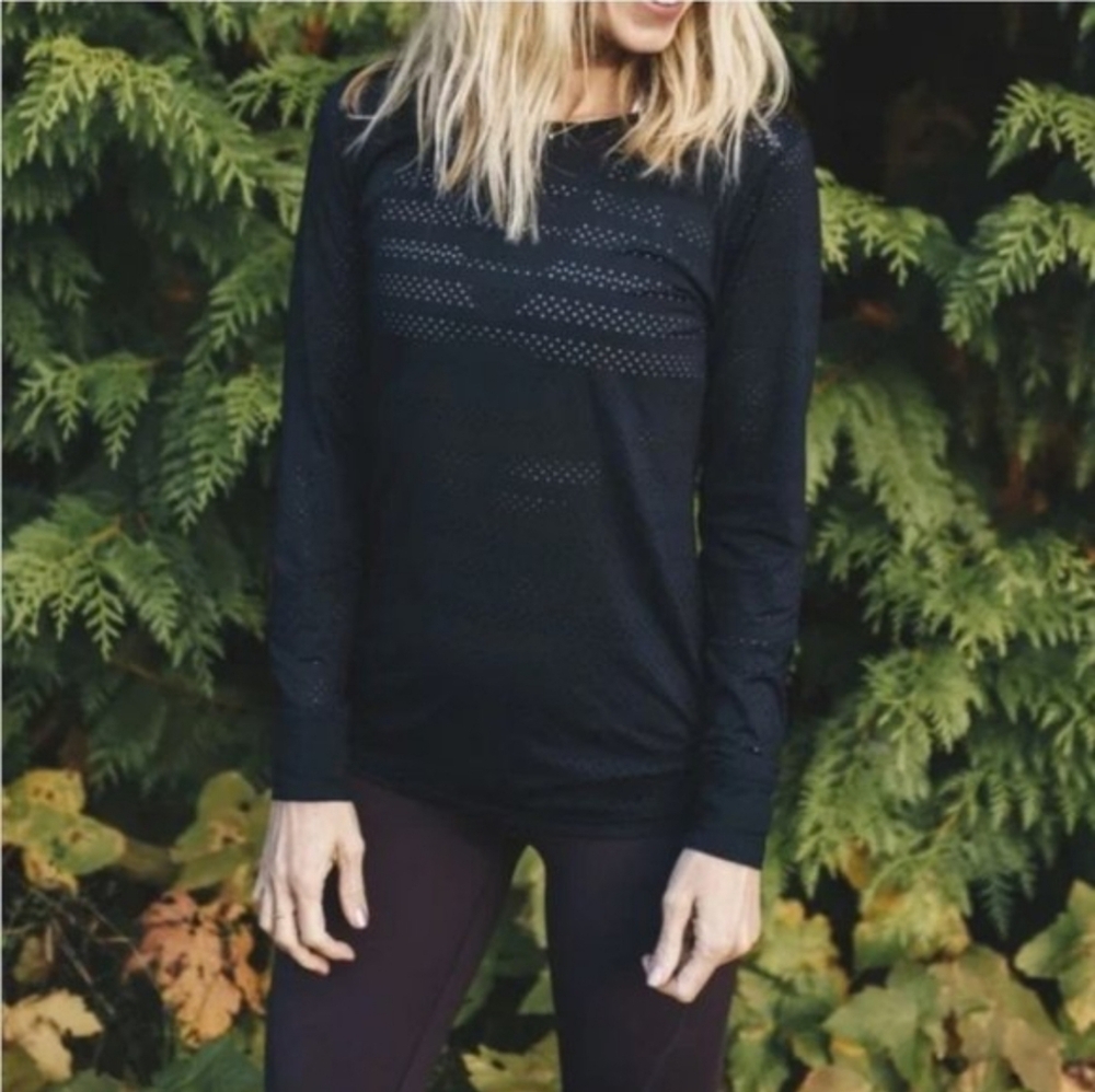 Zyia Active Chill Top Perforated Long Sleeve Athletic Shirt Black Womens‎ Size M